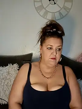 Snapshot of Nova-WiseX chatting on November 28, 2025, 11:10 am Nova-WiseX online show from November 28, 2025, 11:10 am