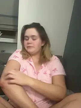 Snapshot of Blonde_Bunny chatting on February 1, 2026, 11:58 pm Blonde Bunny online show from February 1, 2026, 11:58 pm