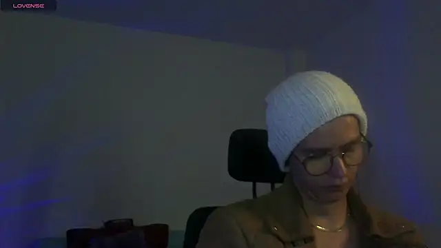 Snapshot of Brandon_starkk chatting on April 15, 2026, 8:20 pm Brandon starkk online show from April 15, 2026, 8:20 pm