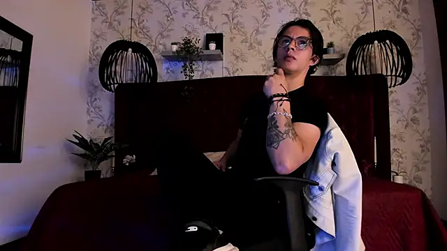 Snapshot of Brandon_starkk chatting on February 6, 2026, 12:01 pm Brandon starkk online show from February 6, 2026, 12:01 pm