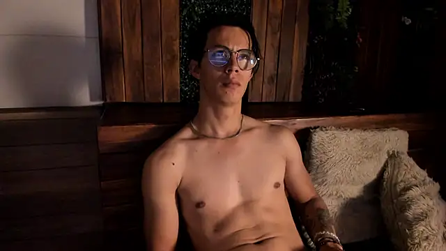 Snapshot of Brandon_starkk chatting on November 19, 2025, 12:16 pm Brandon starkk online show from November 19, 2025, 12:16 pm