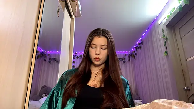 CutieSlim online show from December 4, 2025, 10:03 am