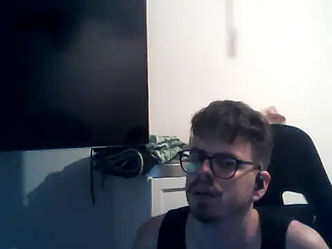 Snapshot of DesertedMonoxide chatting on June 18, 2026, 4:23 pm DesertedMonoxide online show from June 18, 2026, 4:23 pm