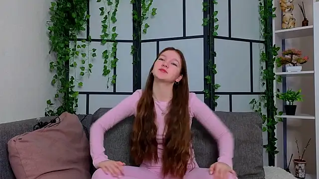 Snapshot of MelvinaEbner chatting on February 10, 2026, 7:40 am MelvinaEbner online show from February 10, 2026, 7:40 am