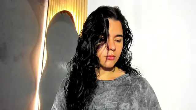 Angel-umbra online show from December 15, 2025, 8:36 pm