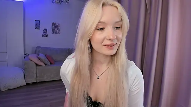 Snapshot of Tiffany_Paw chatting on February 12, 2026, 3:28 am Tiffany Paw online show from February 12, 2026, 3:28 am