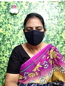 Snapshot of Queen-Neha chatting on December 17, 2025, 7:24 am Queen-Neha online show from December 17, 2025, 7:24 am