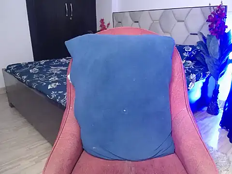 Little princess01 online show from November 25, 2025, 7:47 pm