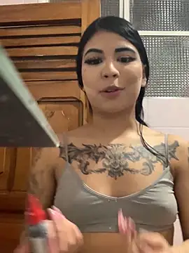 Snapshot of Dannii- chatting on April 22, 2026, 3:13 am Dannii- online show from April 22, 2026, 3:13 am