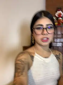 Snapshot of Dannii- chatting on May 9, 2026, 11:19 pm Dannii- online show from May 9, 2026, 11:19 pm