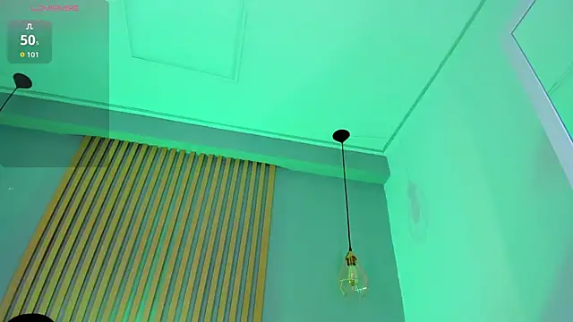 nicolesteele  online show from December 18, 2025, 8:23 pm