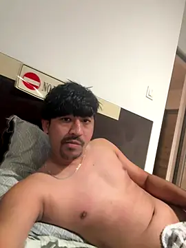 Snapshot of Jhonneeey chatting on November 18, 2025, 3:04 pm Jhonneeey online show from November 18, 2025, 3:04 pm