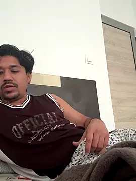 Snapshot of Jhonneeey chatting on November 17, 2025, 1:15 pm Jhonneeey online show from November 17, 2025, 1:15 pm