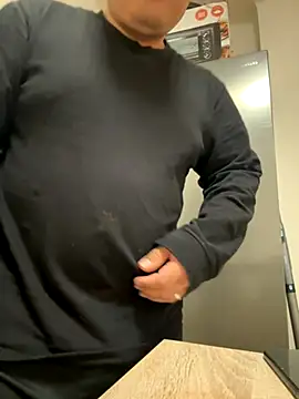 Snapshot of Pelotas2000 chatting on December 5, 2025, 1:27 am Pelotas2000 online show from December 5, 2025, 1:27 am