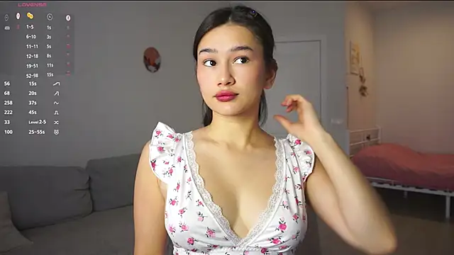 SoftLuna online show from March 13, 2026, 5:12 am