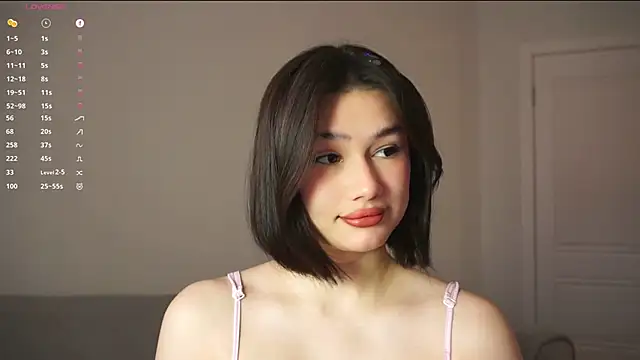 Snapshot of SoftLuna chatting on January 7, 2026, 5:01 am SoftLuna online show from January 7, 2026, 5:01 am