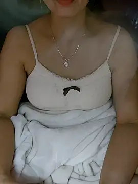 Lianlian68 online show from November 17, 2025, 7:12 am