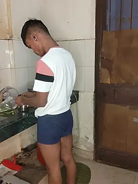 Snapshot of Zinexraj chatting on February 25, 2026, 1:28 am Zinexraj online show from February 25, 2026, 1:28 am