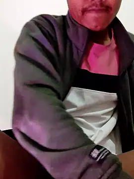 Snapshot of Zinexraj chatting on January 18, 2026, 10:13 pm Zinexraj online show from January 18, 2026, 10:13 pm