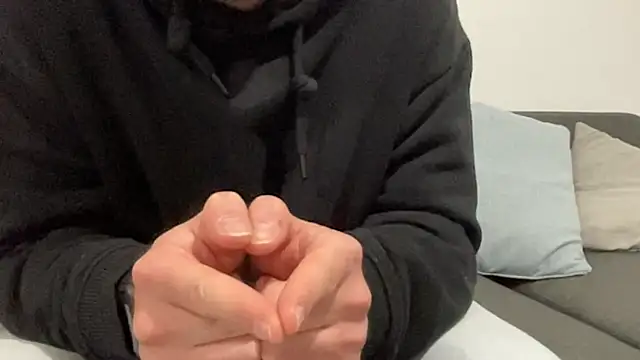 Snapshot of Noxial_Red chatting on November 27, 2025, 8:09 pm Noxial Red online show from November 27, 2025, 8:09 pm