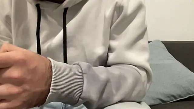 Snapshot of Noxial_Red chatting on November 22, 2025, 5:34 pm Noxial Red online show from November 22, 2025, 5:34 pm