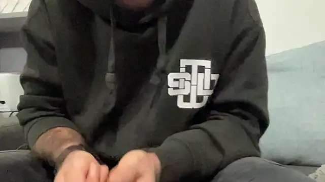 Snapshot of Noxial_Red chatting on November 19, 2025, 9:15 pm Noxial Red online show from November 19, 2025, 9:15 pm