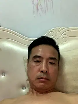 Snapshot of Mistliu chatting on November 20, 2025, 4:07 pm Mistliu online show from November 20, 2025, 4:07 pm