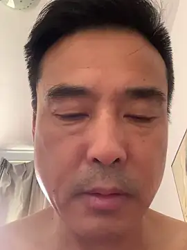 Snapshot of Mistliu chatting on November 27, 2025, 7:42 am Mistliu online show from November 27, 2025, 7:42 am