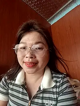 Snapshot of Cover-baa chatting on April 9, 2026, 10:10 am Cover-baa online show from April 9, 2026, 10:10 am