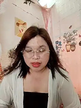 Snapshot of Cover-baa chatting on April 15, 2026, 5:02 am Cover-baa online show from April 15, 2026, 5:02 am