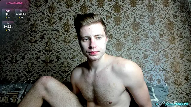 Maxhornyblondieman online show from February 4, 2026, 12:44 pm