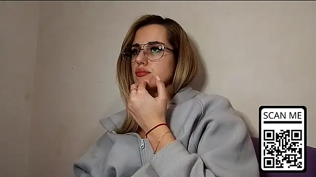 Snapshot of HotMusex chatting on December 4, 2025, 1:54 pm HotMusex online show from December 4, 2025, 1:54 pm