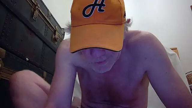 Snapshot of Hardwarelane67 chatting on November 22, 2025, 6:12 am Hardwarelane67 online show from November 22, 2025, 6:12 am