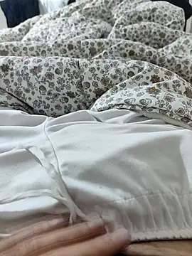 berkkderlerr online show from November 17, 2025, 4:00 pm