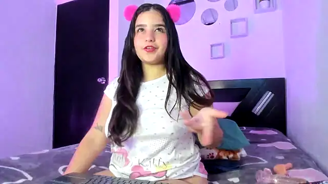 Babyhoney18 online show from December 22, 2025, 7:36 pm