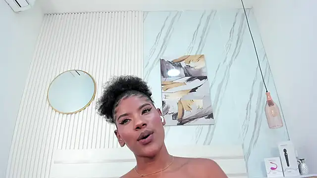 Afro Luna online show from November 30, 2025, 11:33 am