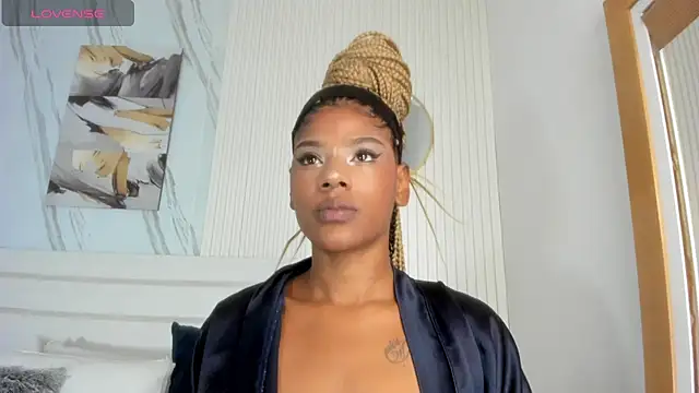 Afro Luna online show from May 7, 2026, 11:02 am