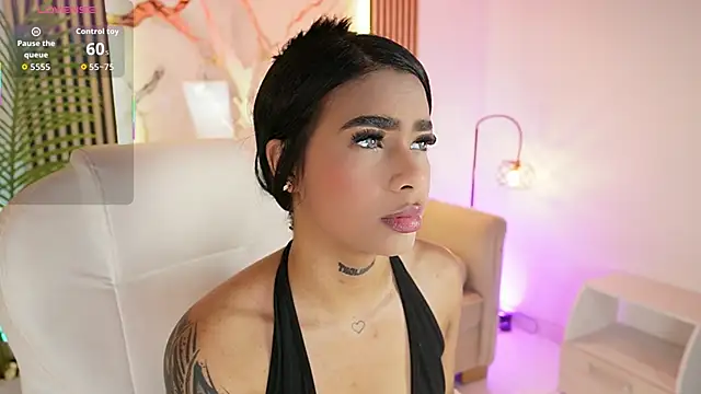 MeganLowell online show from December 3, 2025, 7:13 pm