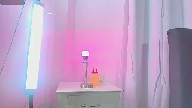 Snapshot of Ebony_Pregnant_Teen chatting on December 15, 2025, 5:35 am Ebony Pregnant Teen online show from December 15, 2025, 5:35 am