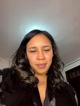 Esmerald 1111 online show from January 6, 2026, 12:47 am