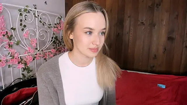 Snapshot of KristleKirst chatting on November 27, 2025, 3:01 pm KristleKirst online show from November 27, 2025, 3:01 pm