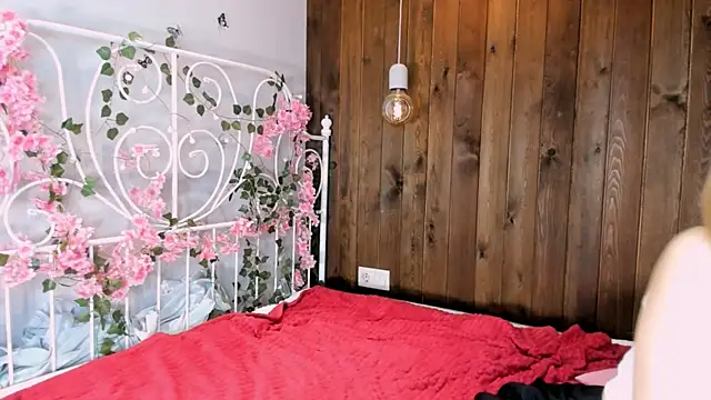 Snapshot of KristleKirst chatting on December 20, 2025, 8:17 am KristleKirst online show from December 20, 2025, 8:17 am