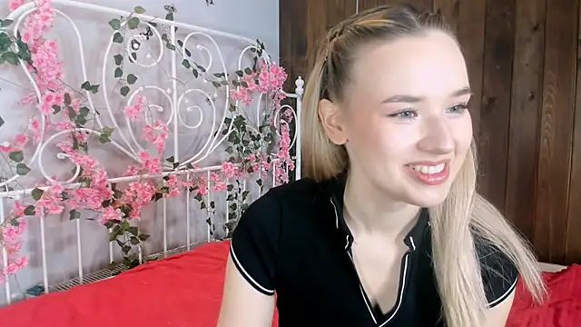 Snapshot of KristleKirst chatting on November 29, 2025, 8:25 am KristleKirst online show from November 29, 2025, 8:25 am