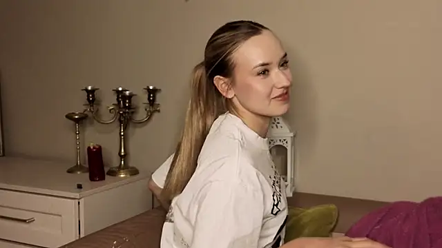 Snapshot of KristleKirst chatting on April 16, 2026, 2:18 pm KristleKirst online show from April 16, 2026, 2:18 pm