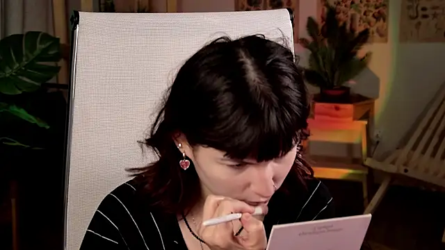 Snapshot of RickiOwens chatting on December 16, 2025, 6:50 am RickiOwens online show from December 16, 2025, 6:50 am