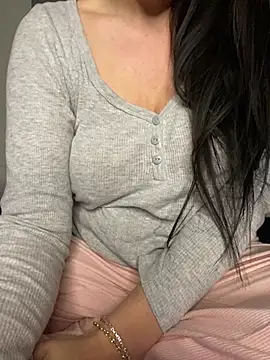 Snapshot of joliie_coquiine chatting on May 16, 2026, 11:26 pm joliie coquiine online show from May 16, 2026, 11:26 pm