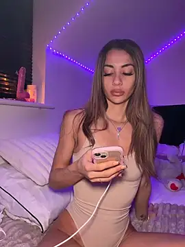 Snapshot of Badcrystal chatting on March 4, 2026, 12:29 am Badcrystal online show from March 4, 2026, 12:29 am