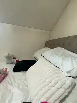 Snapshot of Badcrystal chatting on March 17, 2026, 10:51 am Badcrystal online show from March 17, 2026, 10:51 am