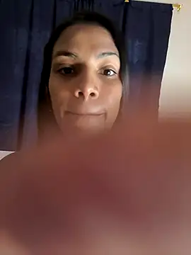 Snapshot of ArielleMillerr- chatting on December 15, 2025, 5:41 pm ArielleMillerr- online show from December 15, 2025, 5:41 pm