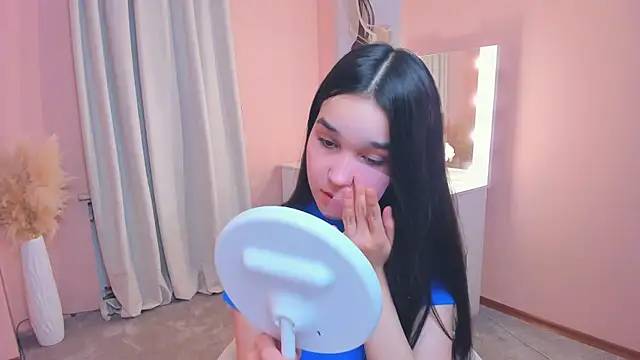 MeliaMelchiori online show from November 19, 2025, 2:50 pm